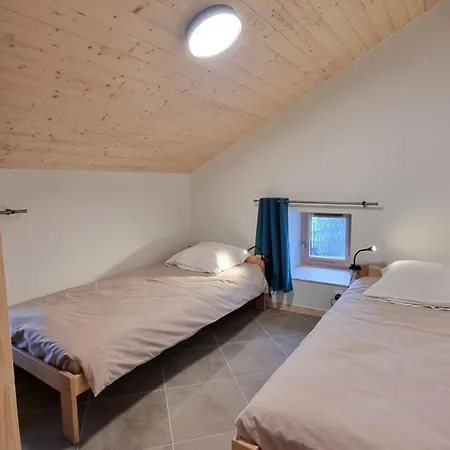 Confortable 10/14 Pers Avec Animaux Admis * La Versanne